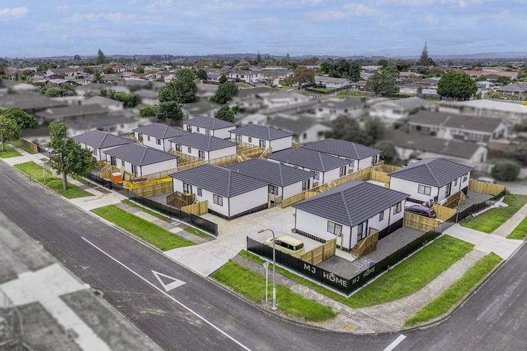 Photo of property in 17 Lane Road, Weymouth, Auckland, 2103