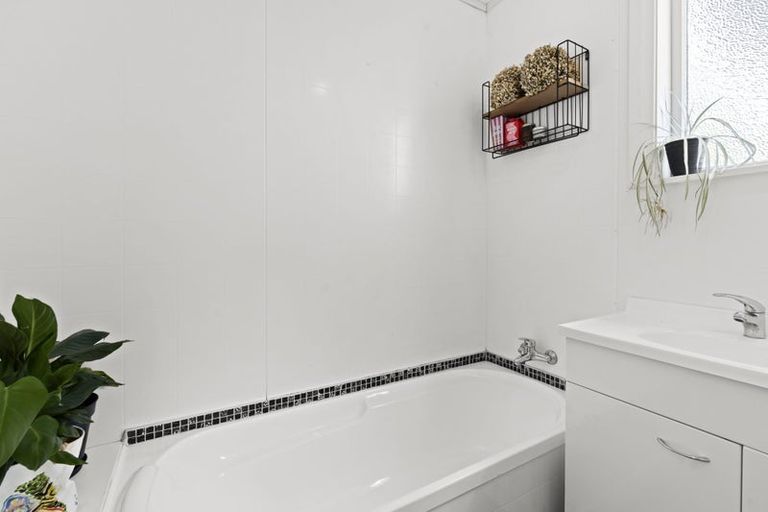 Photo of property in 8 Parsons Street, Vogeltown, New Plymouth, 4310