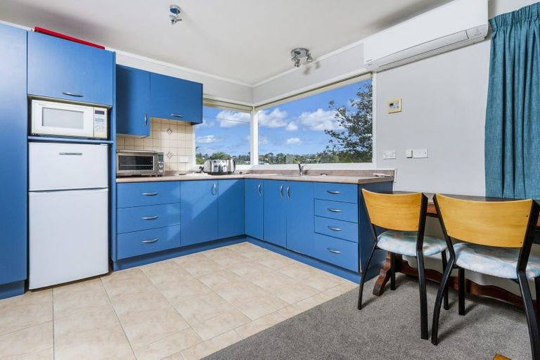Photo of property in 121 Browns Bay Road, Browns Bay, Auckland, 0630