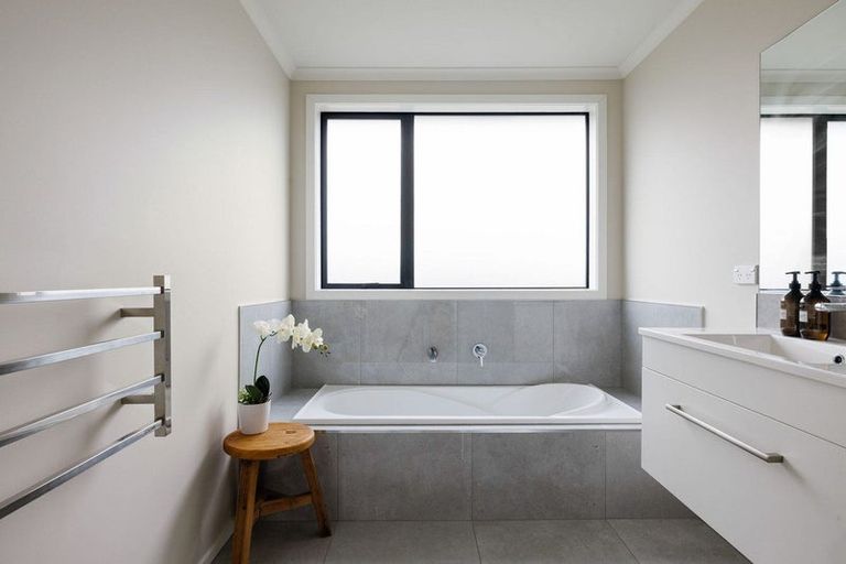 Photo of property in 67 Jarrett Terrace, Leamington, Cambridge, 3432