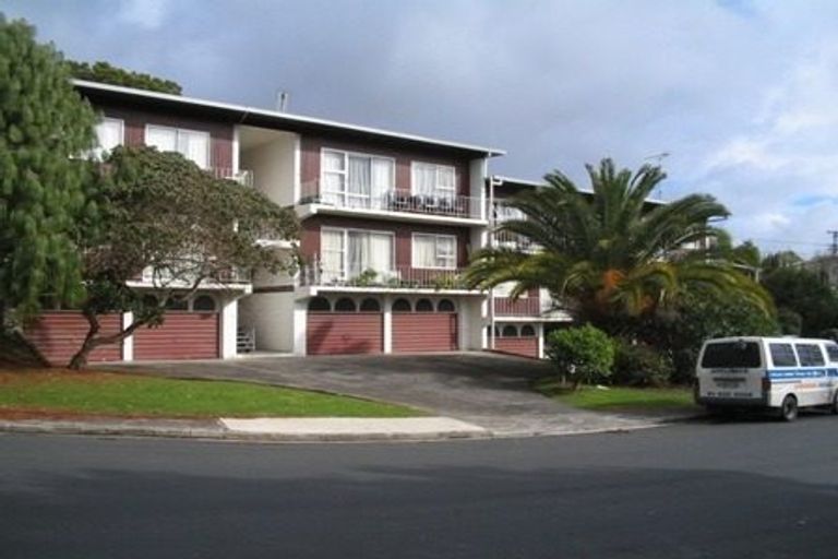 Property details for 2/42 Don Croot Street, Morningside, Auckland, 1021
