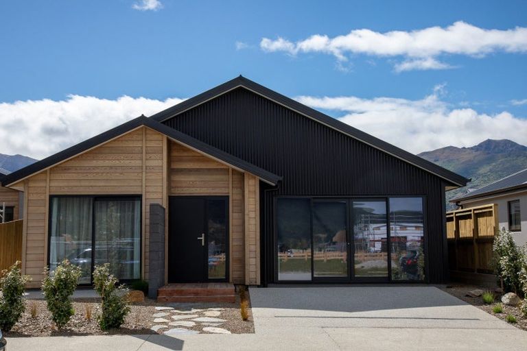 Photo of property in 3 Pinn Street, Lake Hawea, 9382