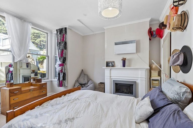Photo of property in 92 Austin Street, Mount Victoria, Wellington, 6011