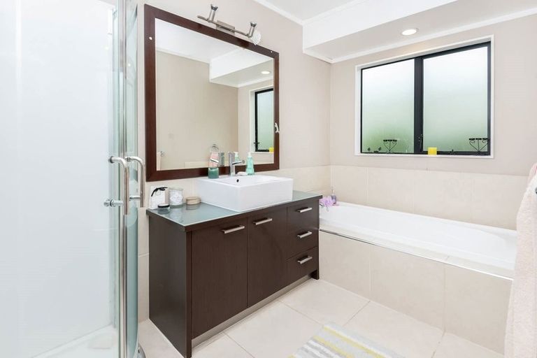 Photo of property in 20 Simmental Crescent, Somerville, Auckland, 2014