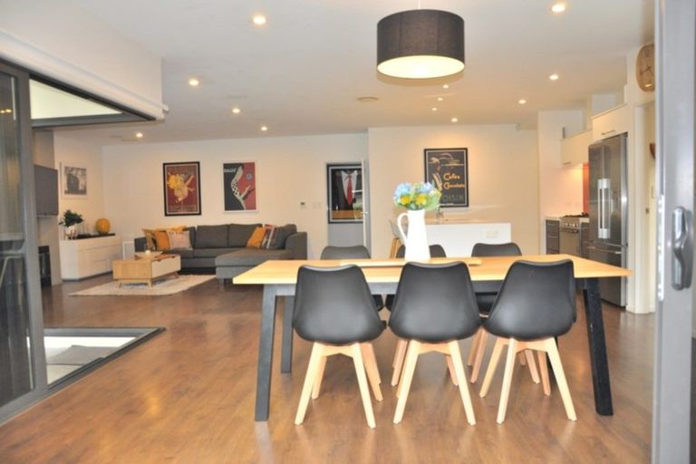 Photo of property in 11 Kirkpatrick Place, Havelock North, 4130