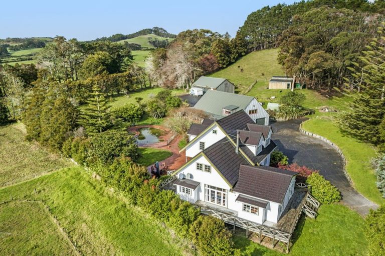 Photo of property in 69 Valley Road, Waimauku, 0881