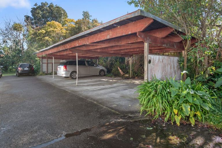 Photo of property in 2/134 Edmonton Road, Te Atatu South, Auckland, 0610