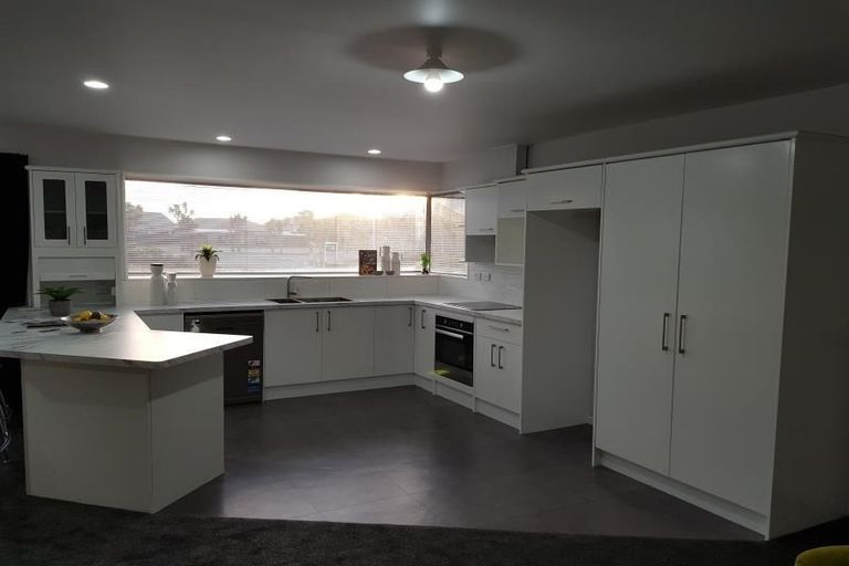 Photo of property in 51 Queenspark Drive, Parklands, Christchurch, 8083