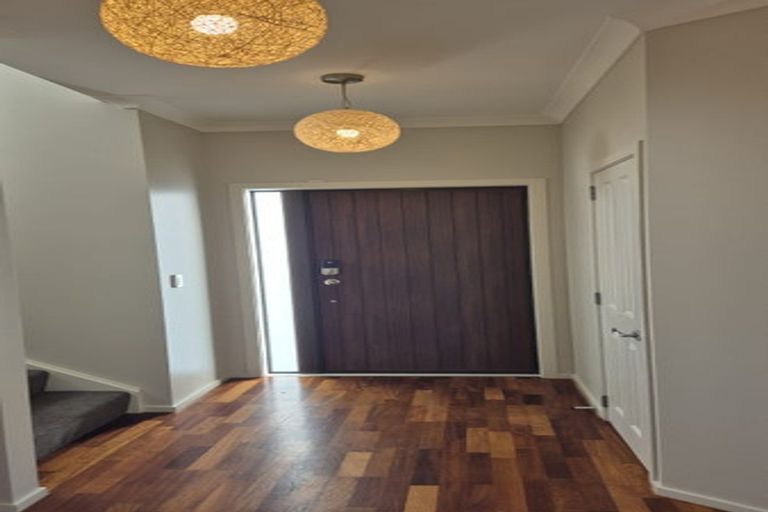 Photo of property in 77 Te Puia Drive, Aotea, Porirua, 5024