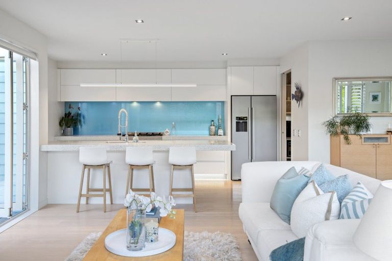 Photo of property in 34 Oceania Place, Mellons Bay, Auckland, 2014