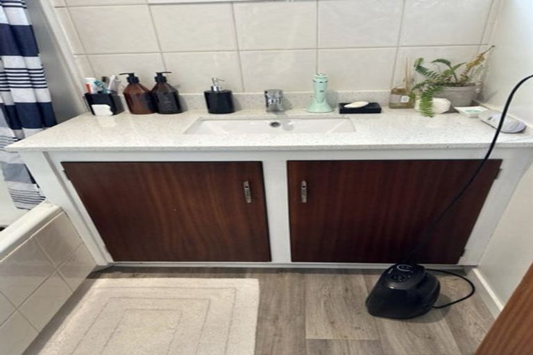 Photo of property in 2/10 Marsden Avenue, Mount Eden, Auckland, 1024