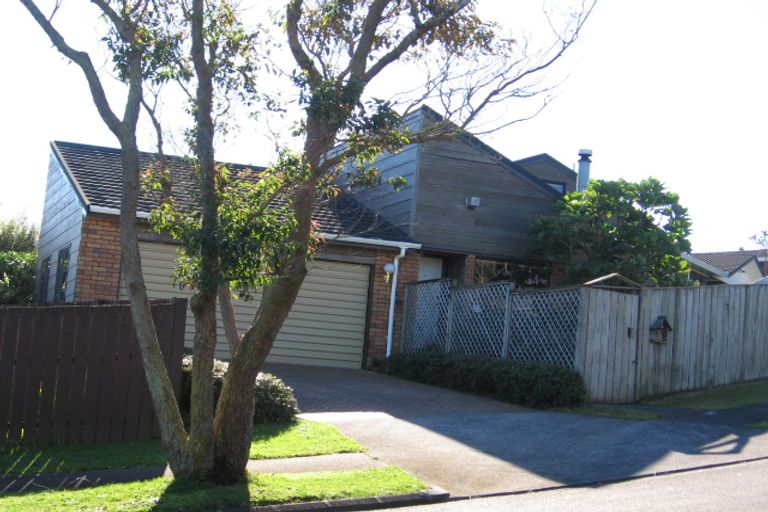 Photo of property in 7 Kingsclere Place, Goodwood Heights, Auckland, 2105