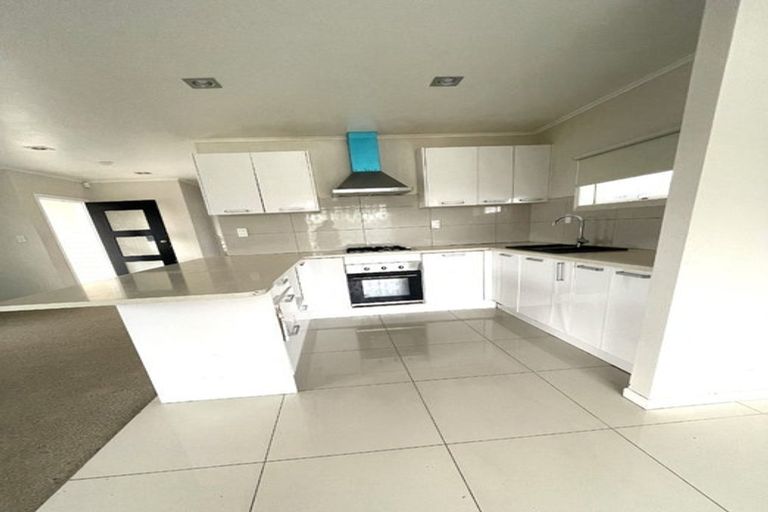 Photo of property in 100 Oakdale Road, Mount Roskill, Auckland, 1041