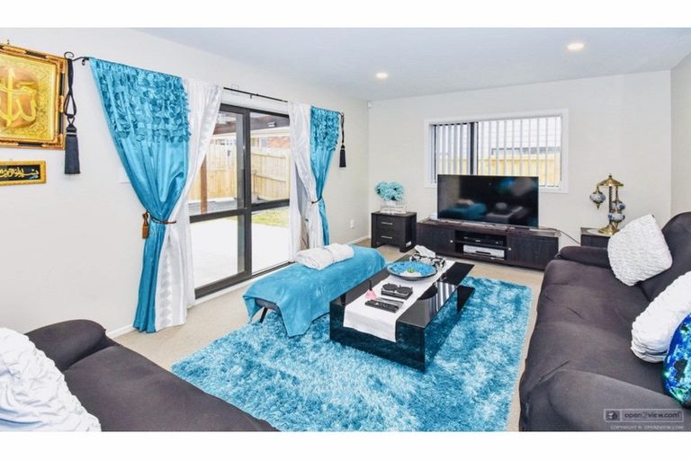 Photo of property in 54c Cambridge Terrace, Papatoetoe, Auckland, 2025