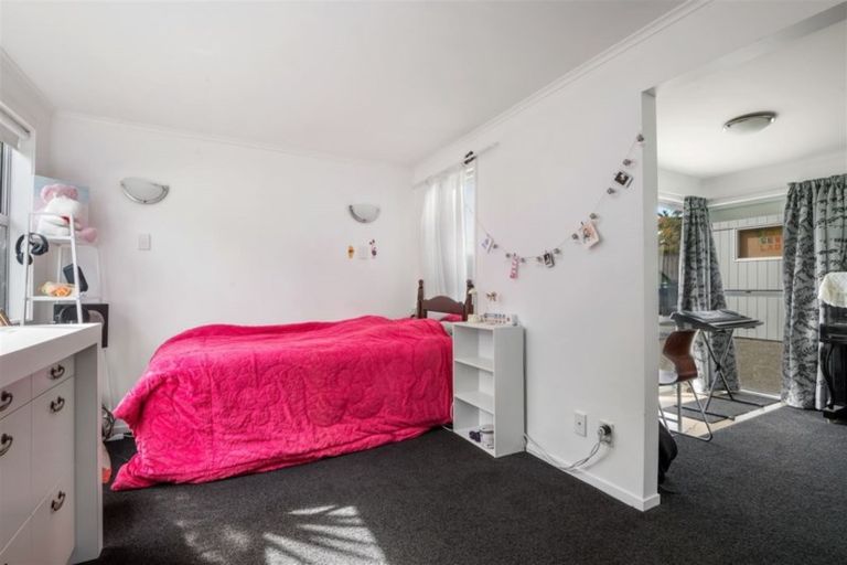 Photo of property in 85 Sunderlands Road, Bucklands Beach, Auckland, 2012