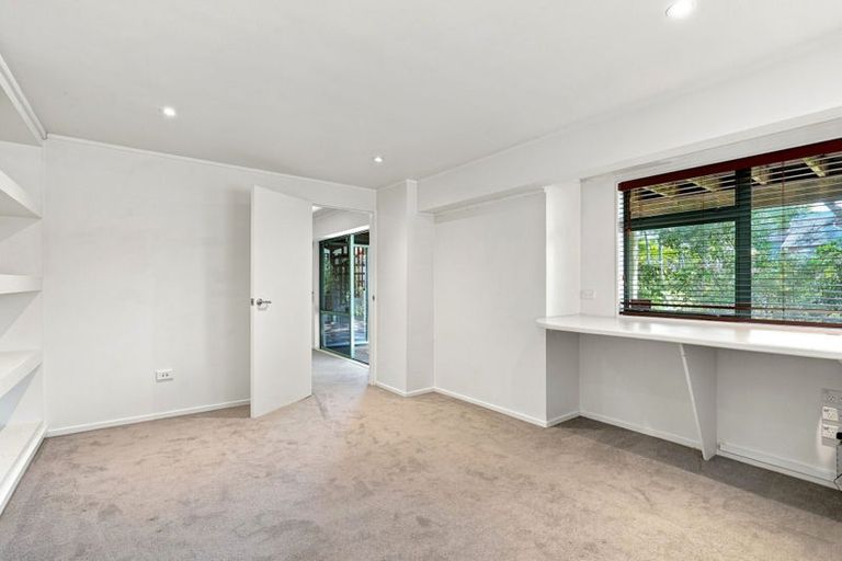 Photo of property in 1/11 Saddleback Rise, Murrays Bay, Auckland, 0630