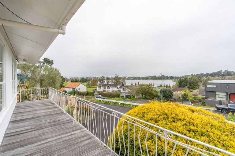 Photo of property in 135 Lake Crescent, Hamilton Lake, Hamilton, 3204