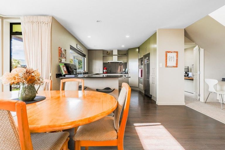 Photo of property in 76 Rototuna Road, Rototuna, Hamilton, 3210