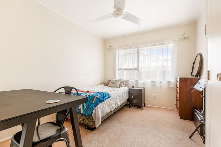 Photo of property in 2/17 Duncan Avenue, Te Atatu South, Auckland, 0610