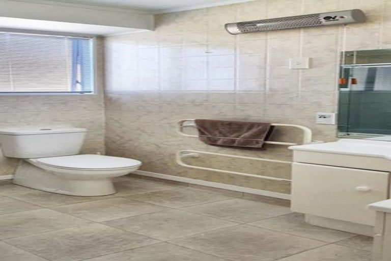 Photo of property in 26 Tatyana Place, Massey, Auckland, 0614