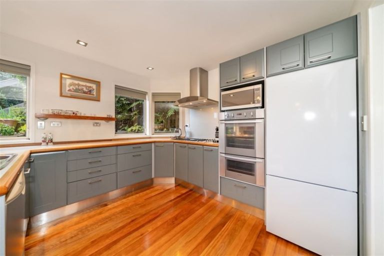 Photo of property in 76 Heretaunga Square, Silverstream, Upper Hutt, 5019