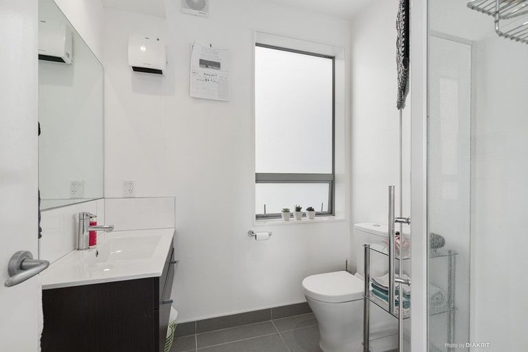 Photo of property in 71 Tiketike Way, Brooklyn, Wellington, 6021