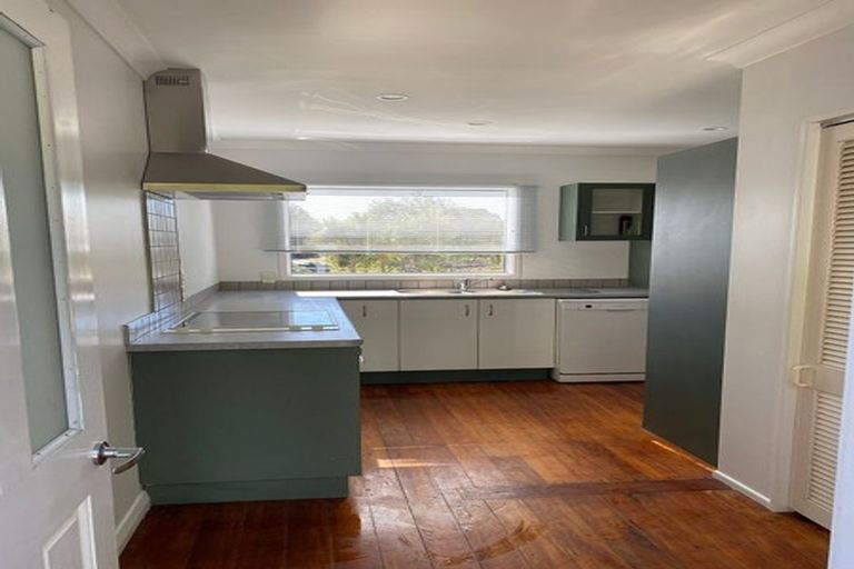 Photo of property in 170 Main Road South, Raumati South, Paraparaumu, 5032