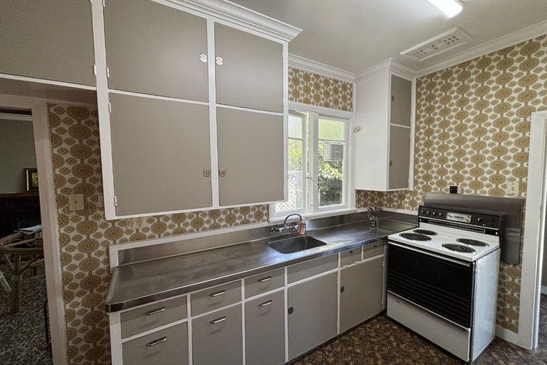 Photo of property in 31 Disraeli Street, Hawera, 4610