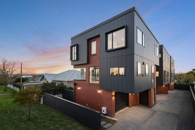 Photo of property in 16a Egremont Street, Belmont, Auckland, 0622