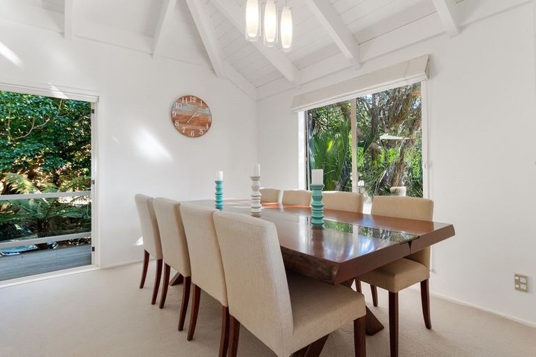 Photo of property in 51 Mount Avenue, Pauanui, Hikuai, 3579