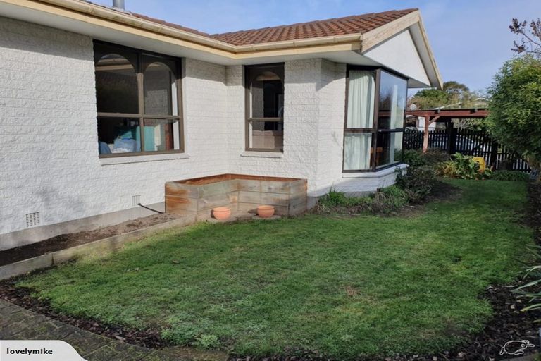 Photo of property in 2/12 Camrose Place, Ilam, Christchurch, 8041