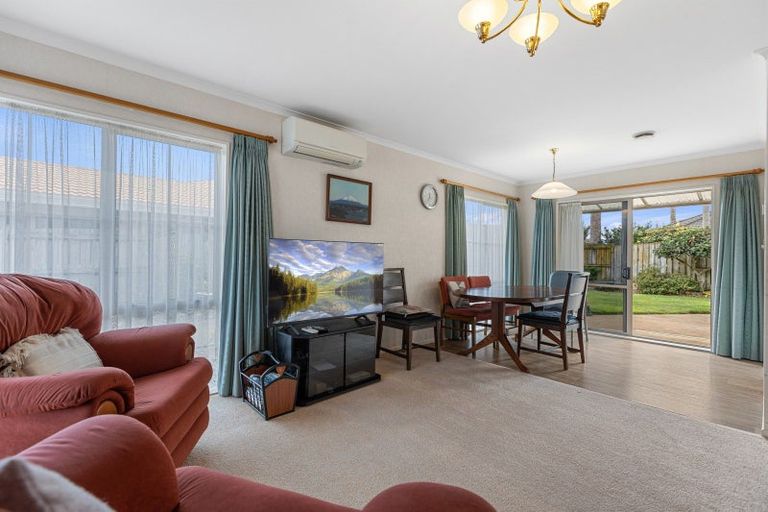 Photo of property in 69 Gravatt Road, Papamoa Beach, Papamoa, 3118