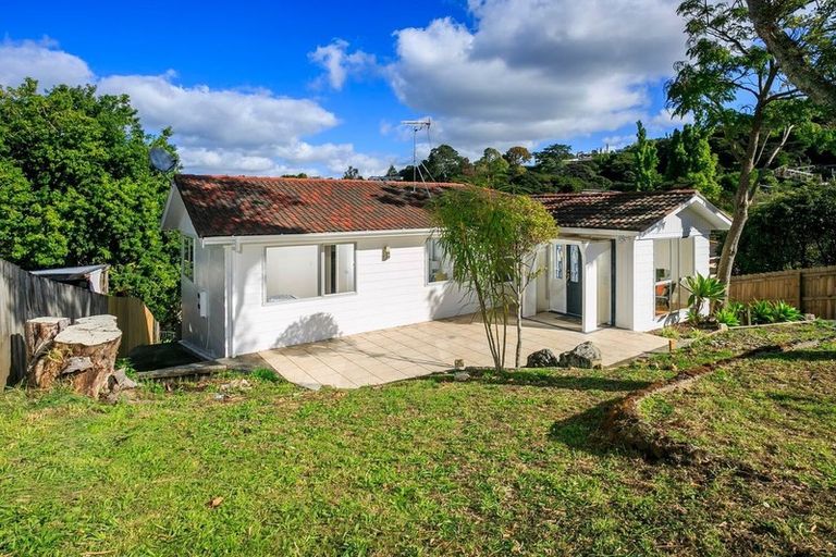 Photo of property in 20 Finn Place, Totara Vale, Auckland, 0629