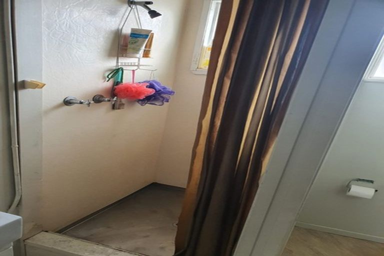 Photo of property in 2/462 Hillsborough Road, Mount Roskill, Auckland, 1041