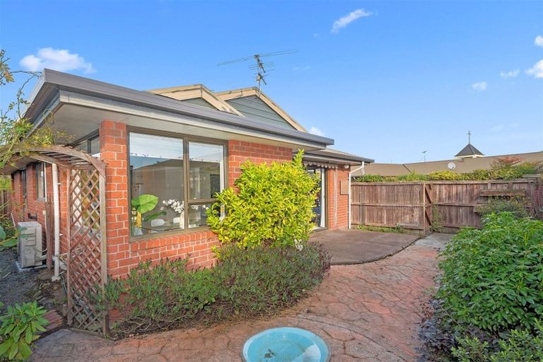 Photo of property in 2/32 Cotswold Avenue, Bishopdale, Christchurch, 8053