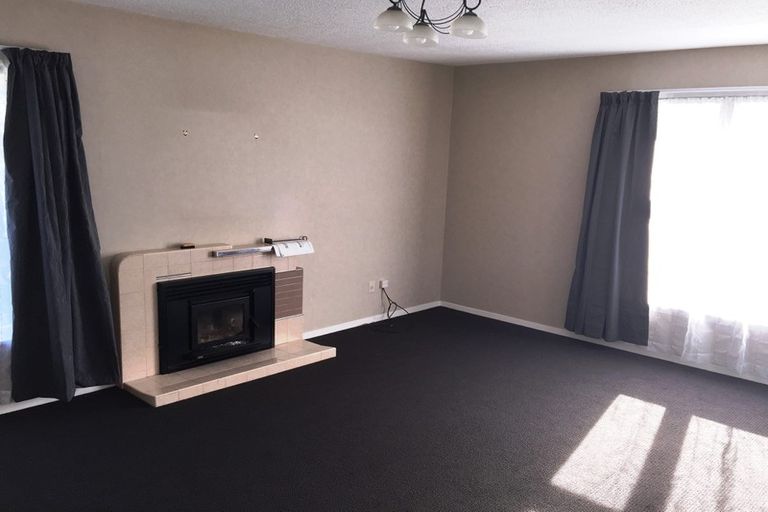 Photo of property in 2/211 Withells Road, Avonhead, Christchurch, 8042