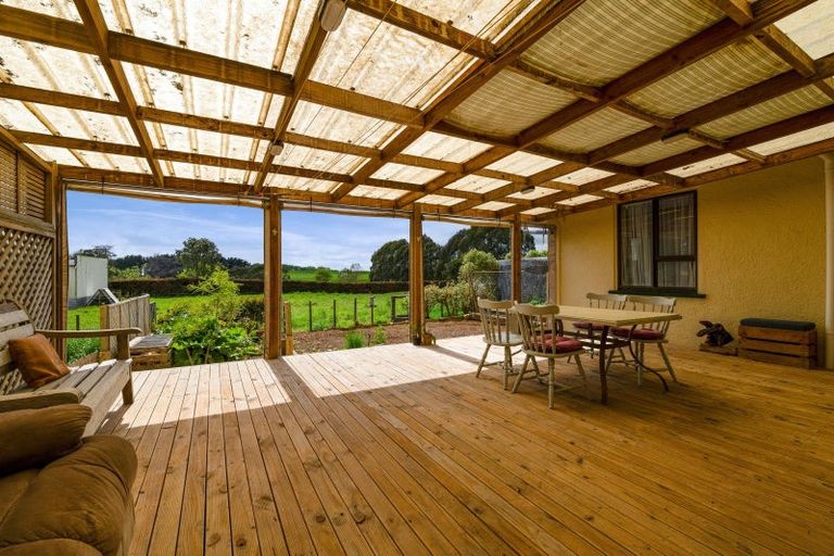 Photo of property in 275 Henwood Road, Paraite, New Plymouth, 4372