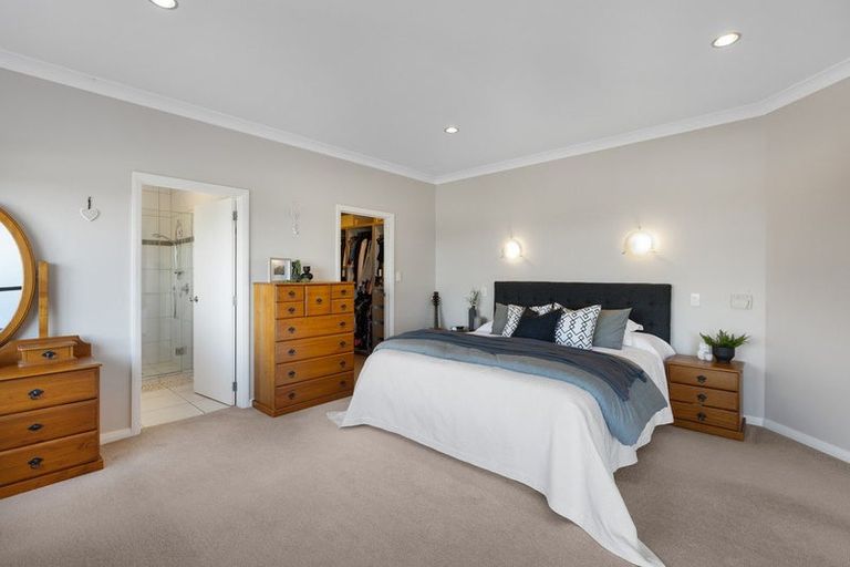 Photo of property in 10 Ascot Way, Orewa, 0931