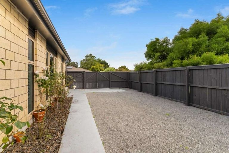 Photo of property in 15 Little Oaks Drive, Yaldhurst, Christchurch, 8042