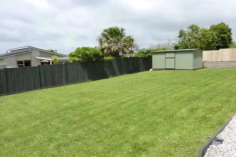 Photo of property in 101 Glenmore Road, Sunnyhills, Auckland, 2010
