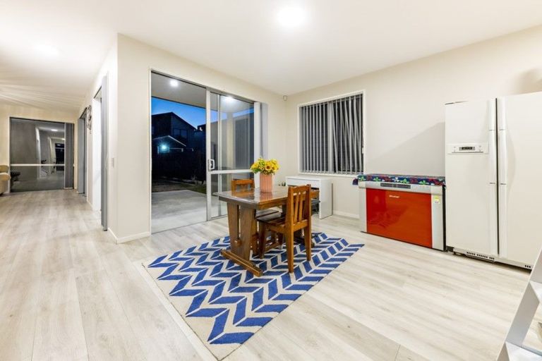 Photo of property in 12 Courage Road, Papakura, 2110