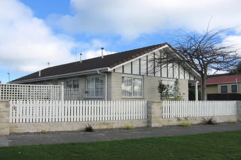 Photo of property in 22 Willowstream Grove, Cloverlea, Palmerston North, 4412