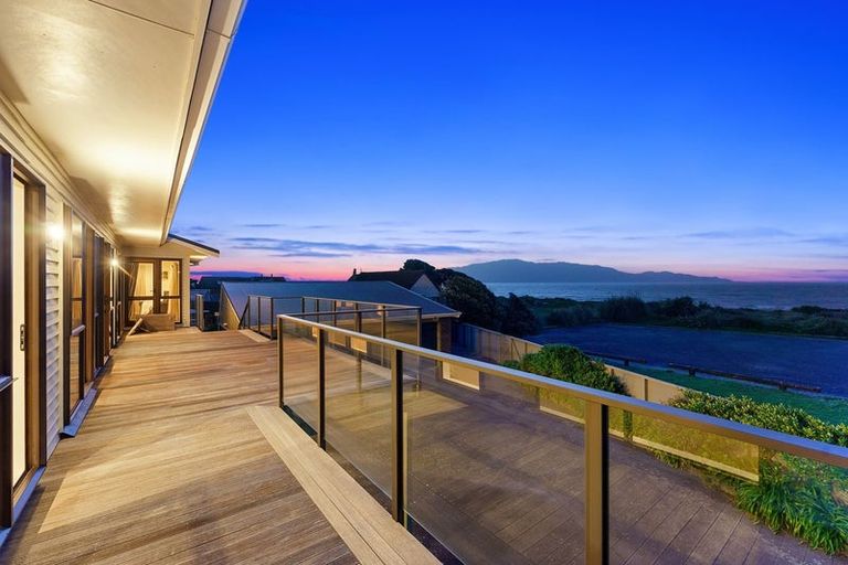 Photo of property in 31 Oratia Street, Waikanae Beach, Waikanae, 5036
