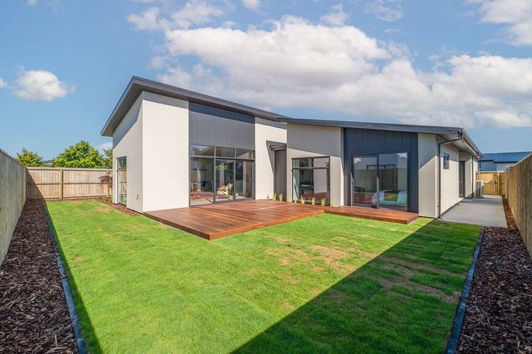 Photo of property in 11 Baker Estate Lane, Halswell, Christchurch, 8025