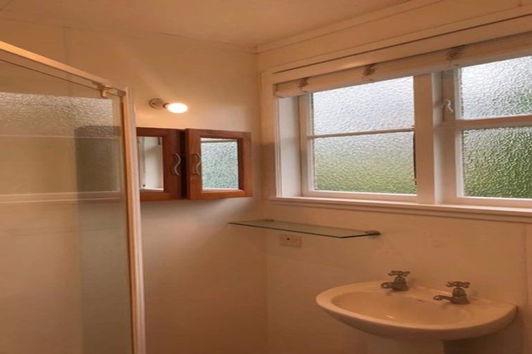 Photo of property in 11 Fifeshire Street, Belmont, Auckland, 0622