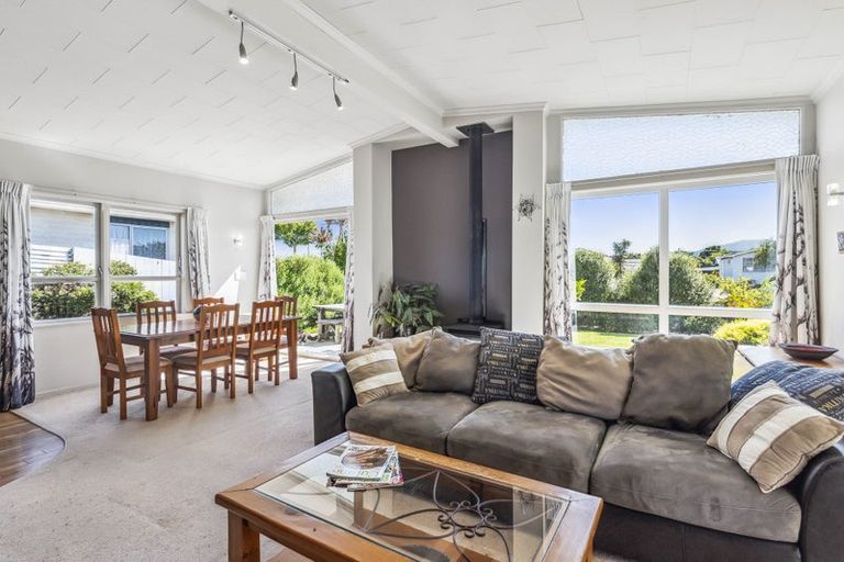 Photo of property in 11 Teoti Street, Paraparaumu Beach, Paraparaumu, 5032