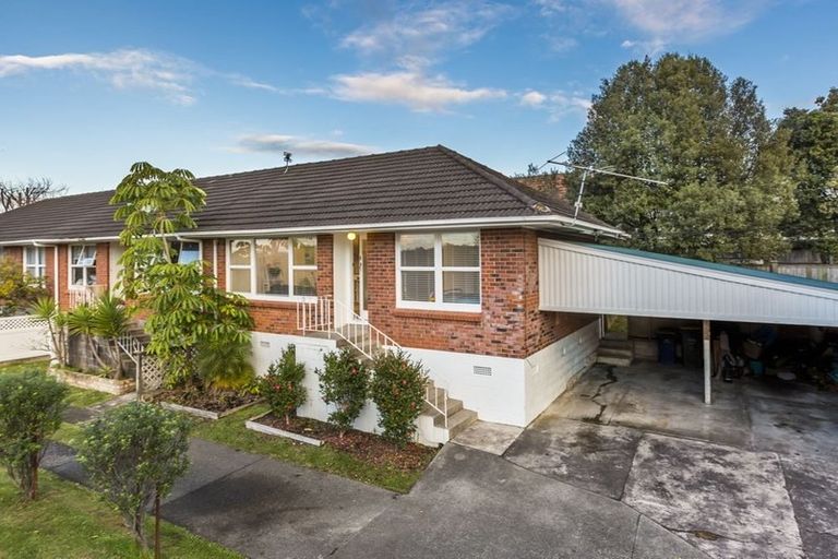 Photo of property in 1/303 Rangatira Road, Beach Haven, Auckland, 0626