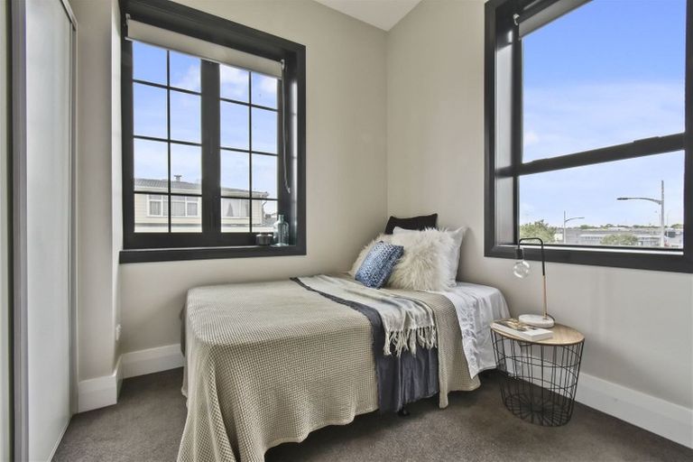 Photo of property in 1/143 Great South Road, Papakura, 2110