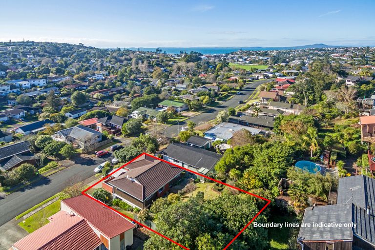 Photo of property in 42 Stapleford Crescent, Browns Bay, Auckland, 0630