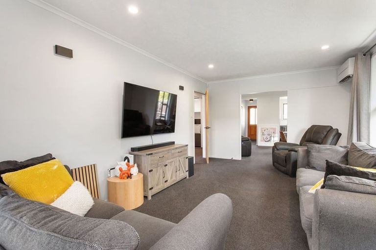 Photo of property in 2/42 Briarmont Street, Avondale, Christchurch, 8061